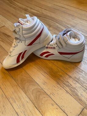 Reebok Freestyle Hi Red & White Retro Mid-Top Trainers Size 8.5 Oldschool 90s